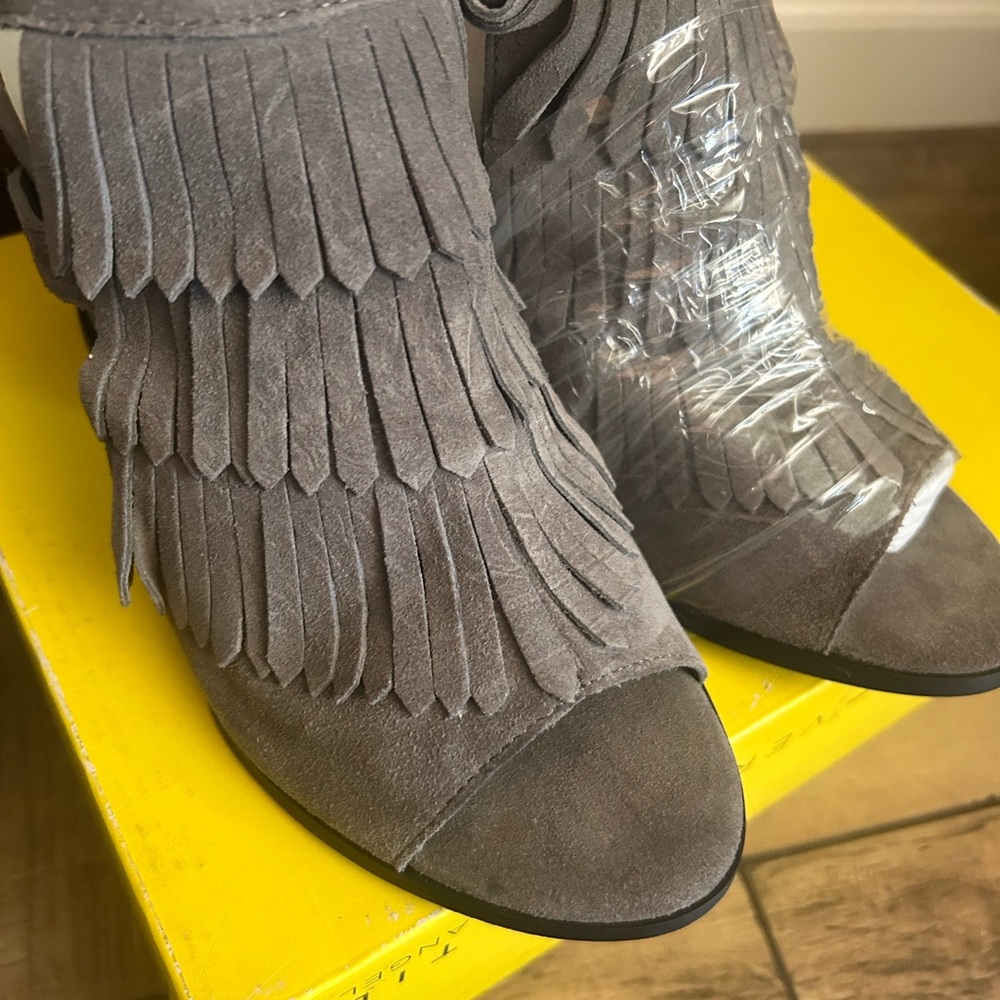 ❌❌SALE Very Volatile Gray Suede Fringe Wedges